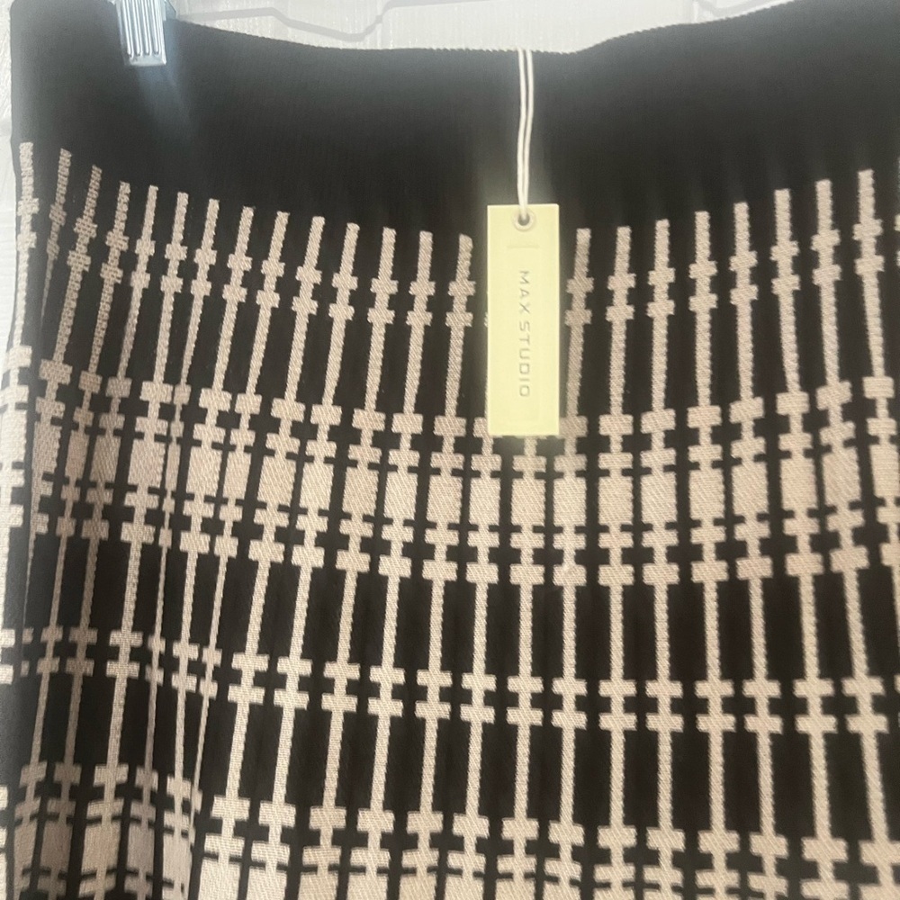 Max Studio Knee Length Sweater Knit Skirt - Picture 3 of 6